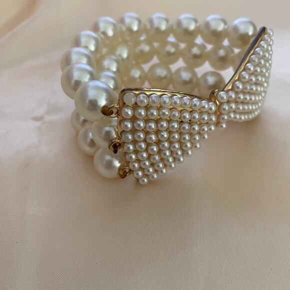 Vintage Pearl stretch bow bracelet - Picture 4 of 6